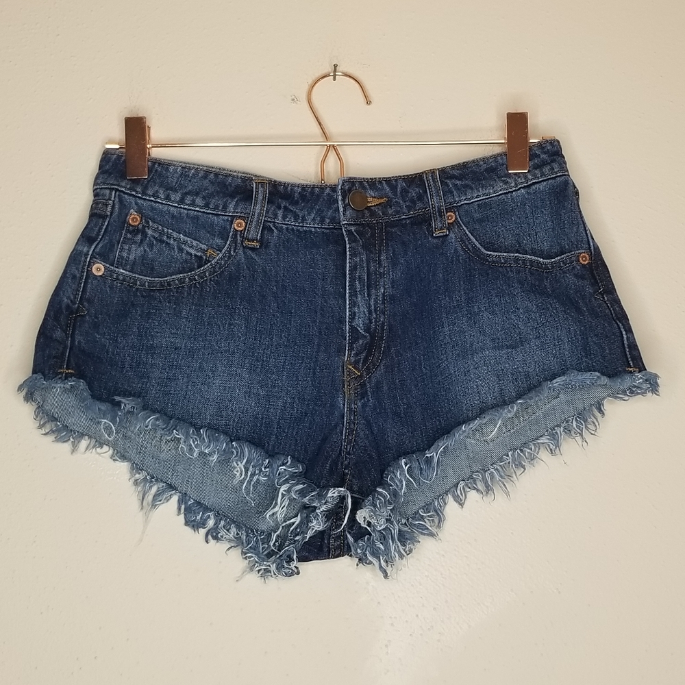 Volcom raw hem, high cut jean shorts micro fit (a)